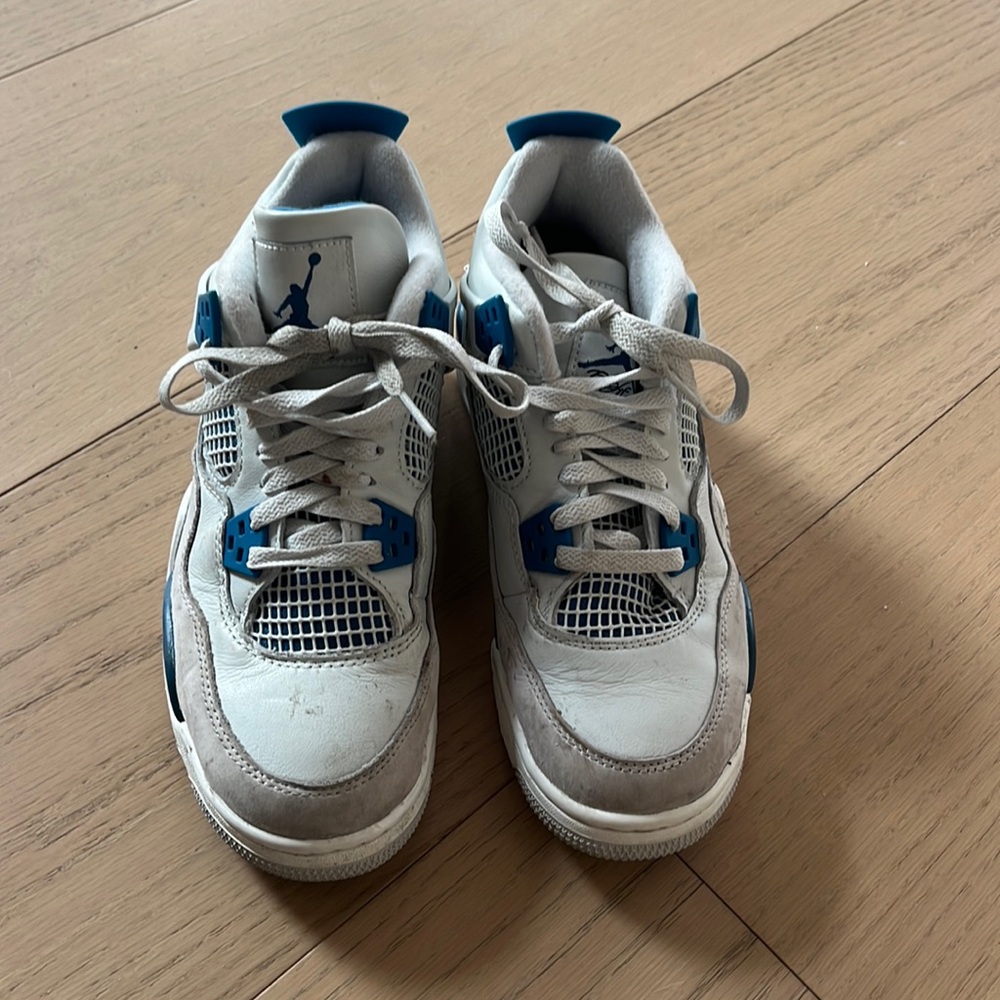 Jordan Retro 4 White Military Blue and Grey size 6 Big Kids